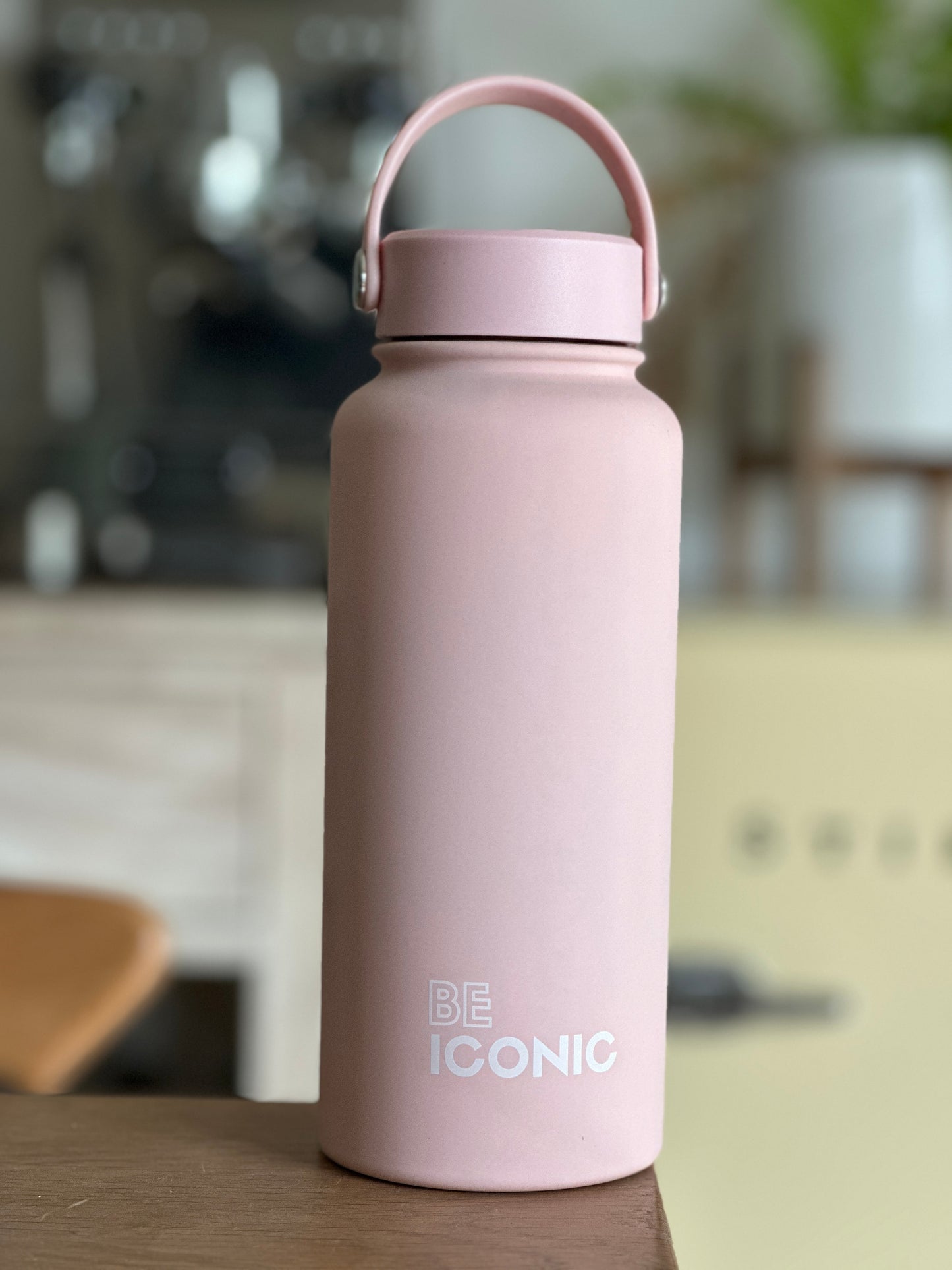 BLUSH PINK | Be Iconic 1 liter Water Bottle