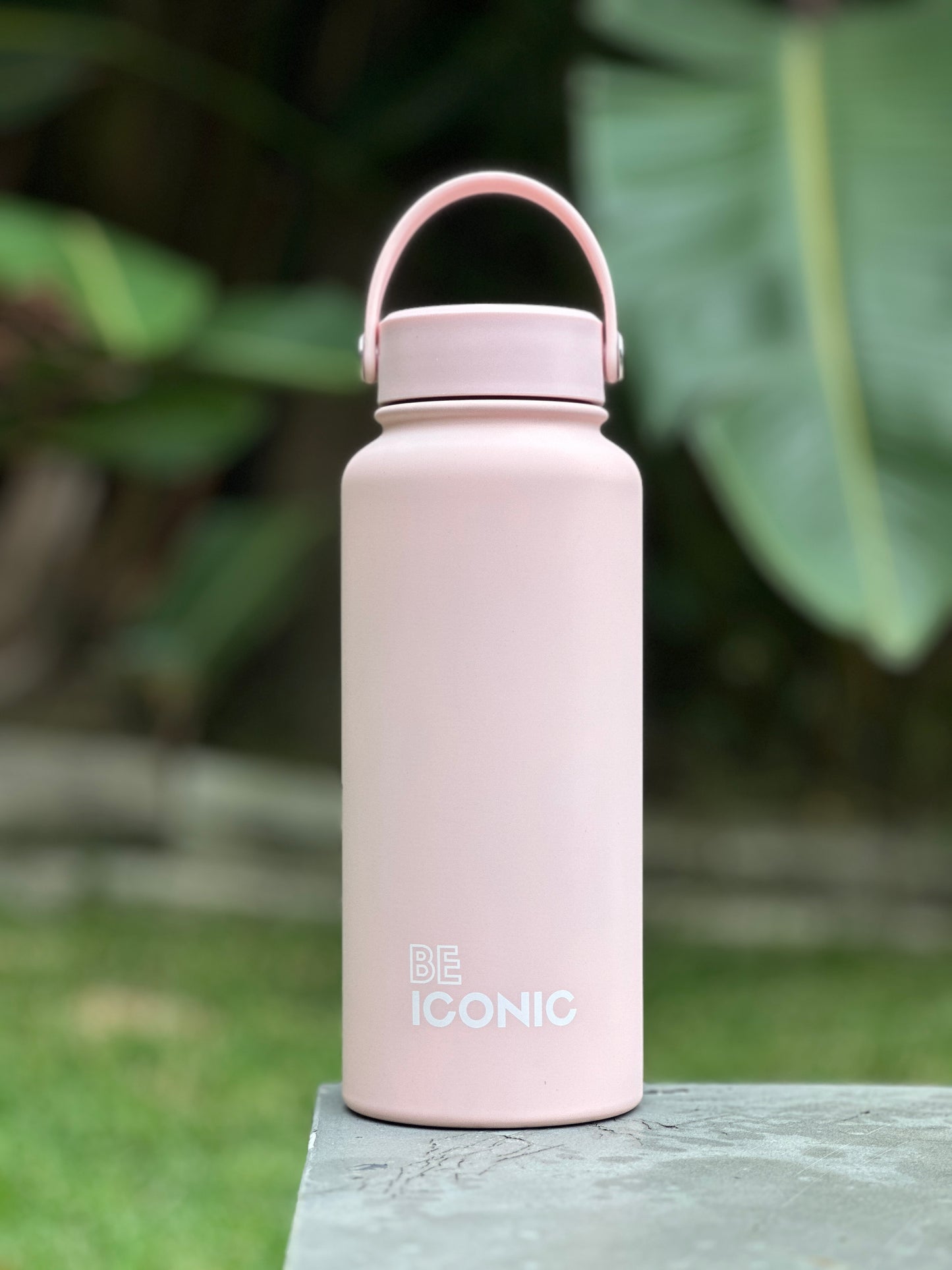 BLUSH PINK | Be Iconic 1 liter Water Bottle