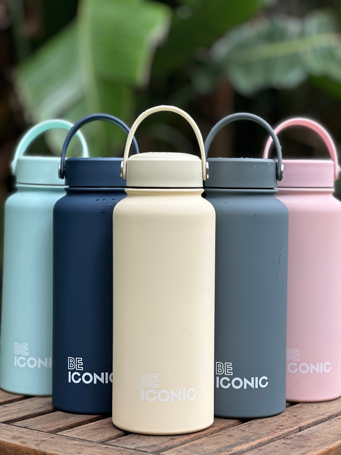 CREAM | Be Iconic 1 liter Water Bottle